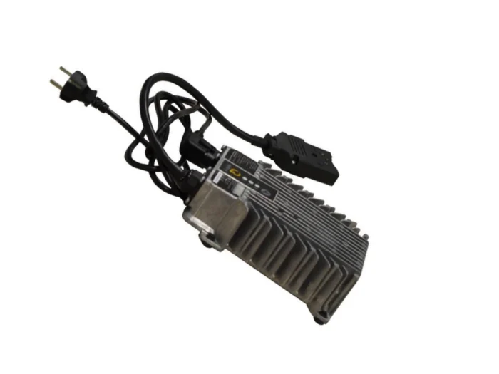 Ładowarka SWEPAC BOC 7 – 7,5 A, 230 V, waga 2 kg